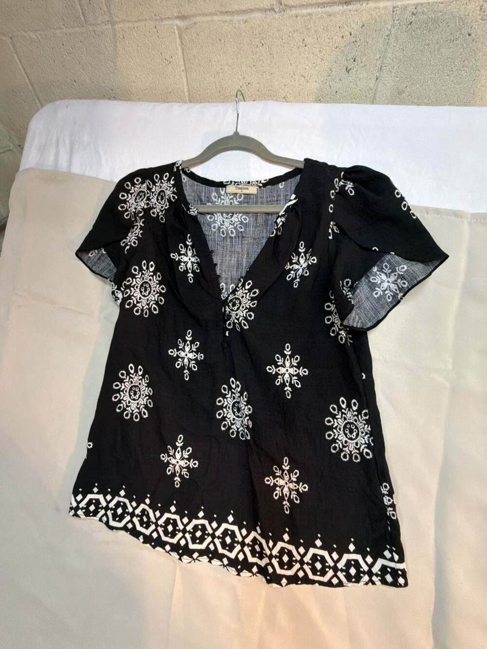 Timeson Black and White Embroidered V-Neck Short Sleeve Blouse